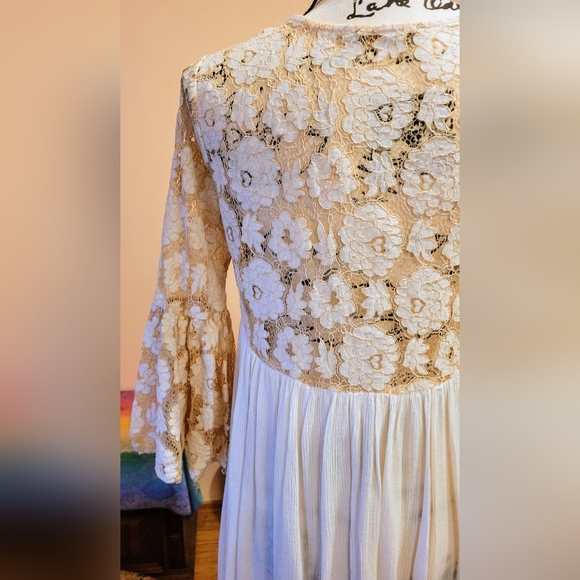 Blu Heaven Boho Bell Sleeve Floral Festival Dress, Ivory, Breezy, M, EUC - Picture 10 of 13